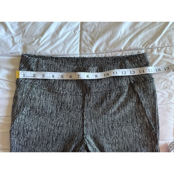 Athleta Pixy Drifter Tight Women's Size Medium Zip Pocket, Ankle Legging Blk/Whi - Picture 2 of 11